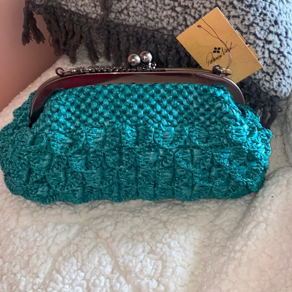 Patricia Nash Gisele Frame Bag
Scalloped Raffia Purse - Picture 1 of 8